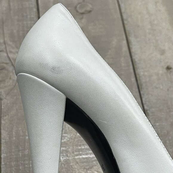 Saint Laurent Leather Pointed Pumps In White - Picture 7 of 16